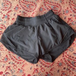 Lululemon Hotty Hot 2.5 shorts size 0